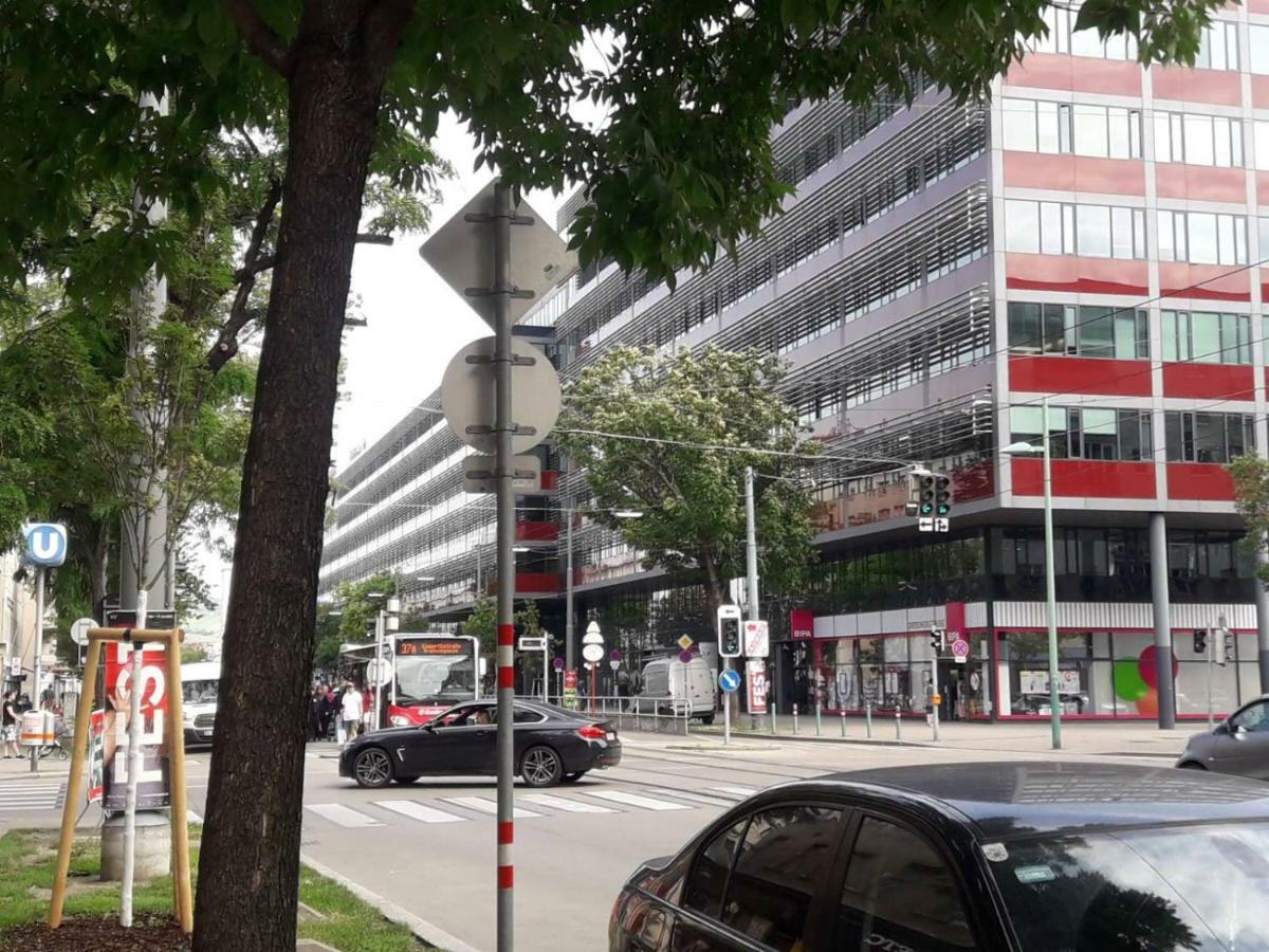 Spacious With Balcony Apartament